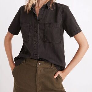 Madewell Denim Short-Sleeve Button-Up Shirt in Lunar Wash